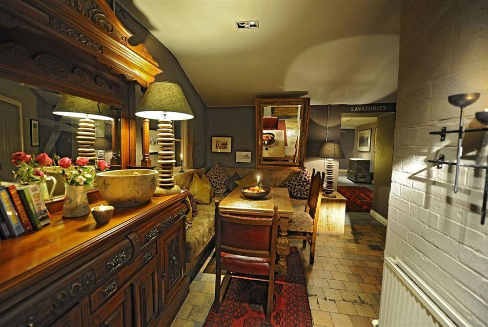 Hotel The Cholmondeley Arms Wrenbury Exterior foto